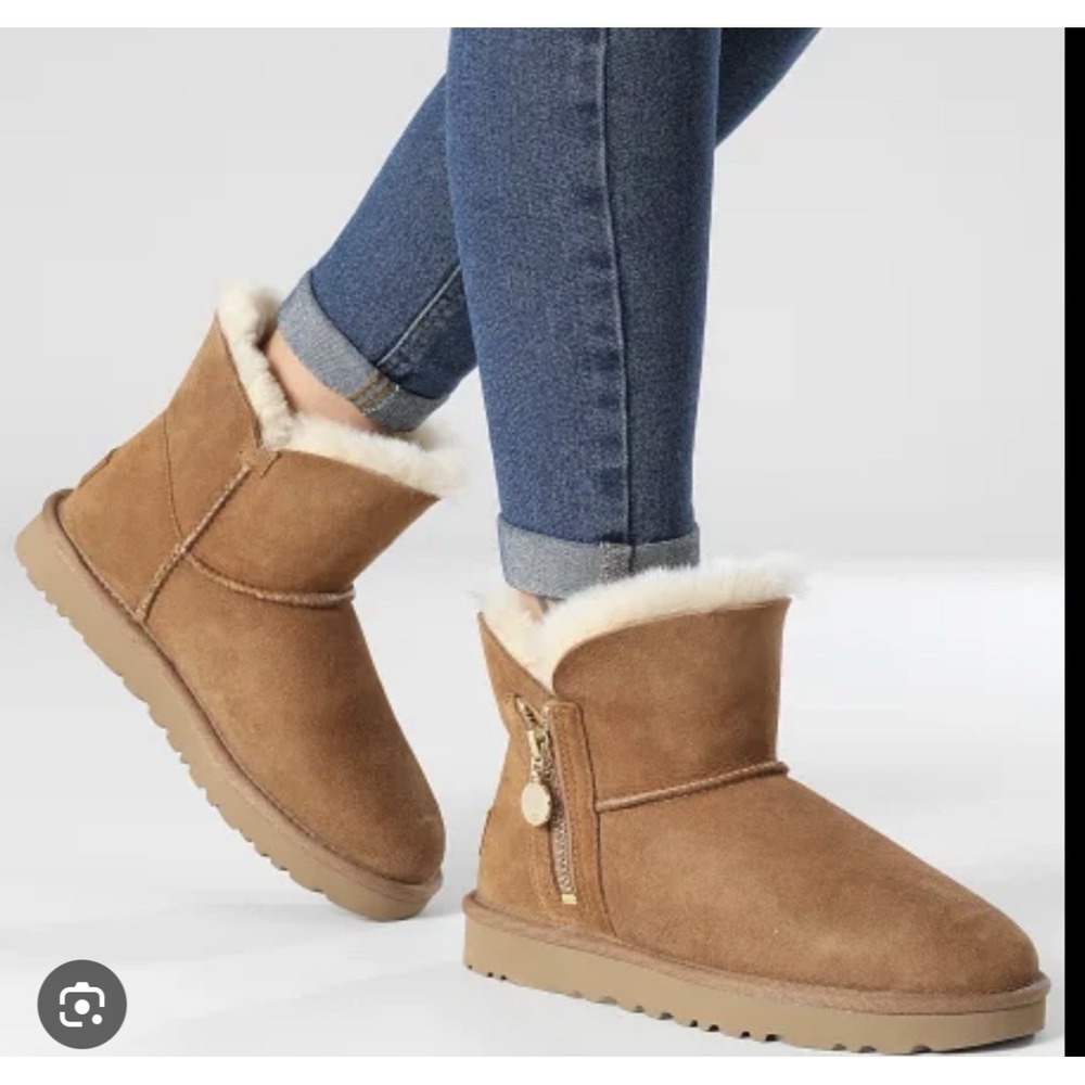 UGG Women Size 10 Bailey Zip Shearling Lined Mini Boots Chestnut Cozy SN1112481